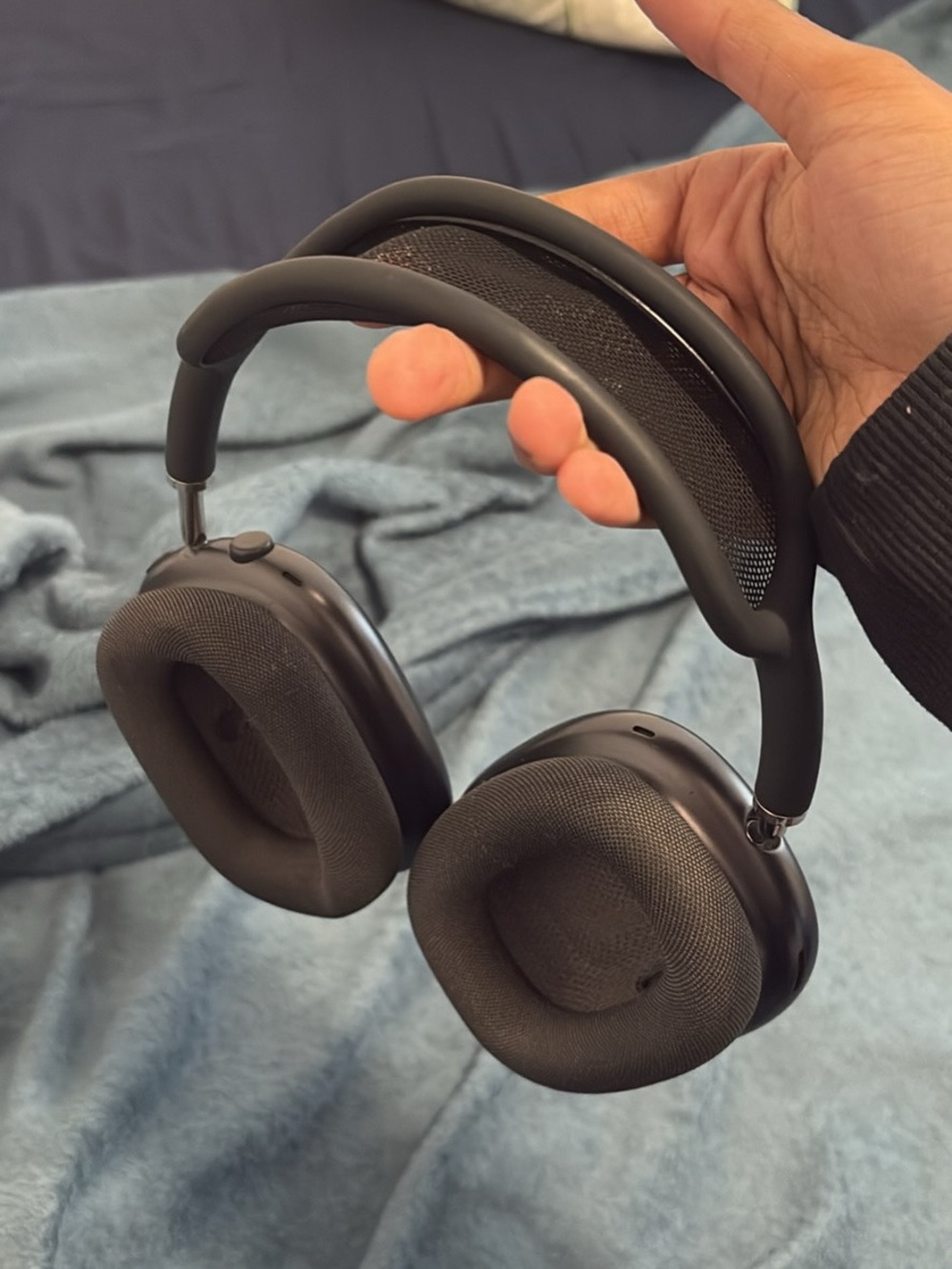 Apple Over‑Ear Wireless Headphones - Black